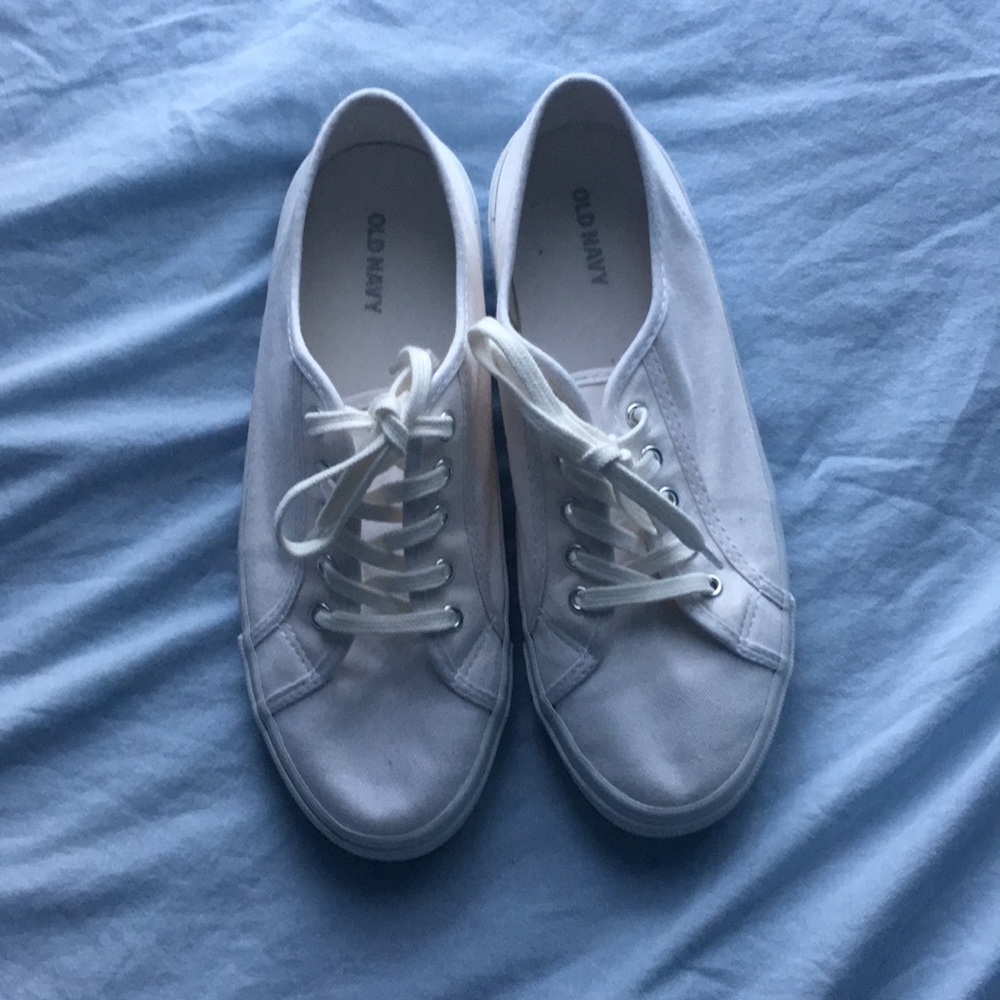 Old Navy simple white shoes